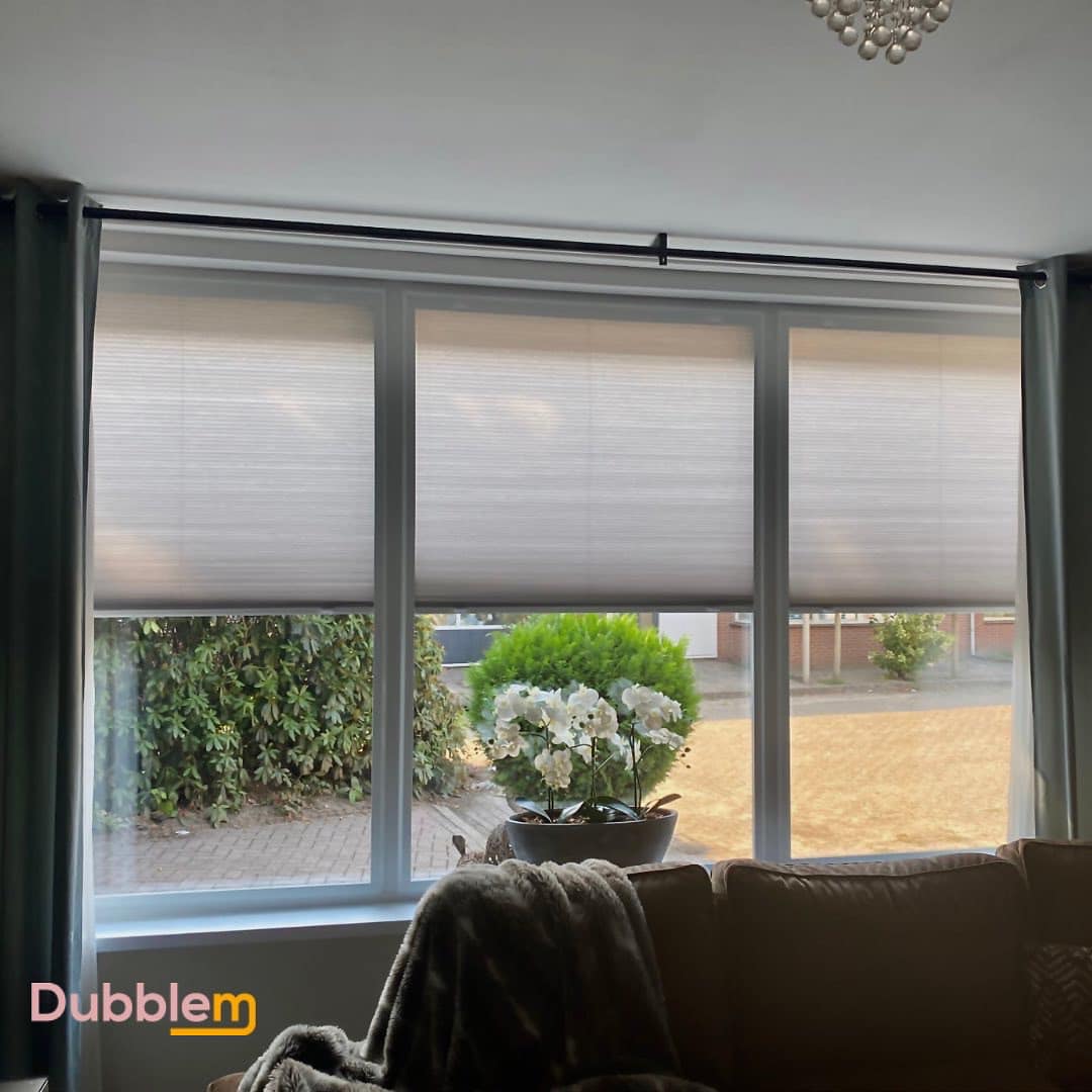 Warmtewerende raamdecoratie: De voordelen van plisségordijnen